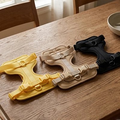 No pull harness with handle in beige, yellow and black